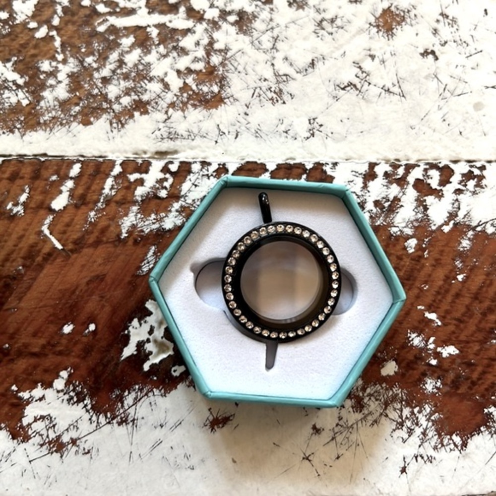 NEW ORIGAMI OWL Posh Locket Face-Med Black Face w/Crystals by Swarovski BZ3004 - Picture 2 of 4